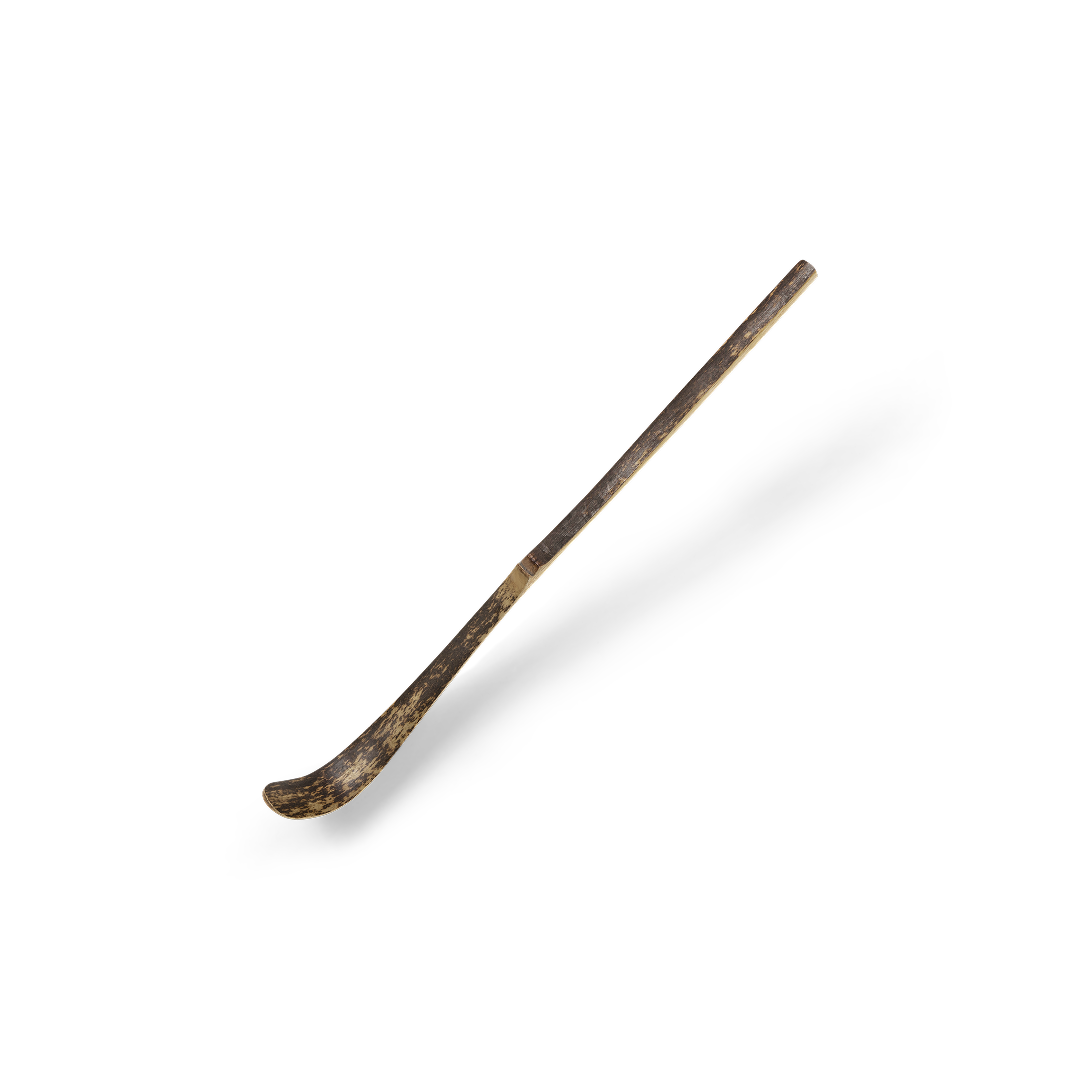 Bamboo chashaku spoon in dark finish by Maiasa – handmade matcha scoop with unique natural grain